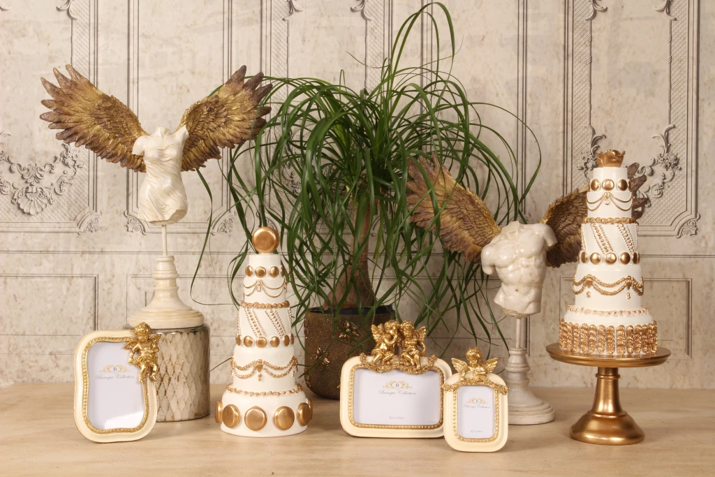 Decoratietaart - wit/crème met goud - 47 cm - kunsthars