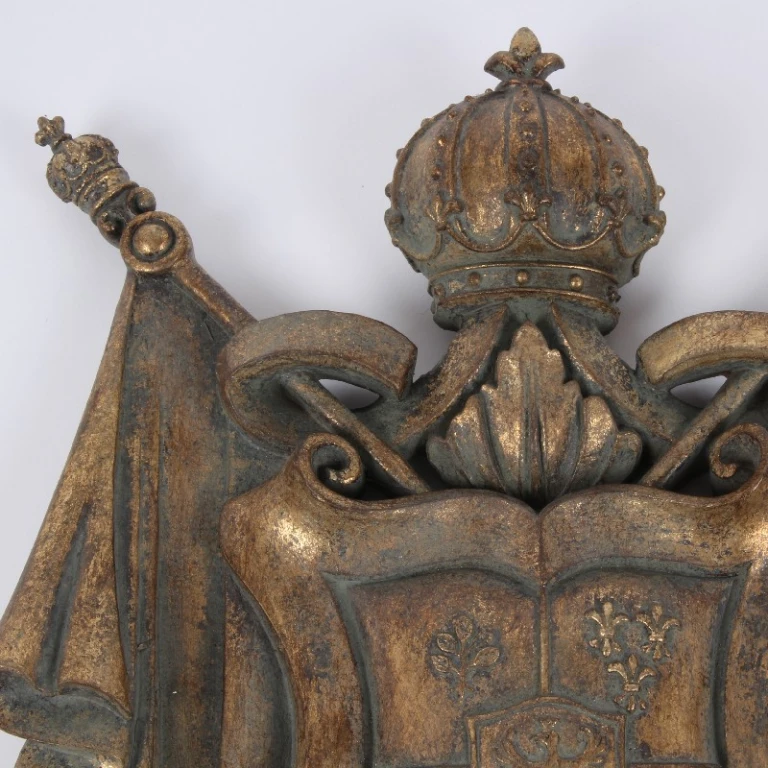 Wandornament wapenschild - goud - 36,5 cm - kunsthars
